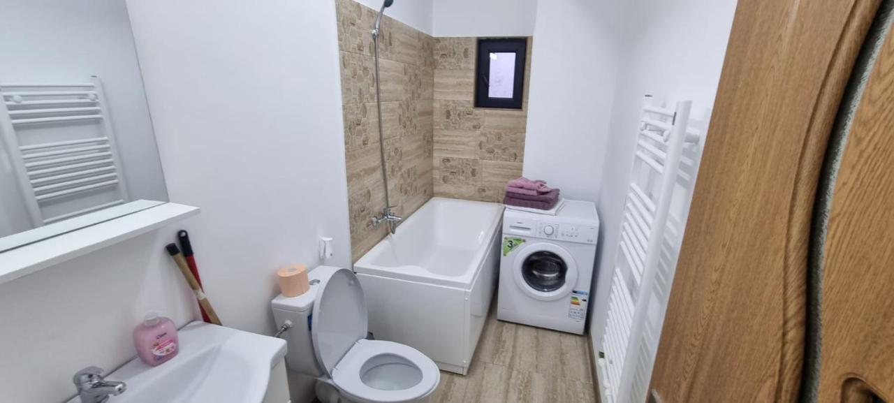 Jolie Art Apartment Brăila Exterior foto